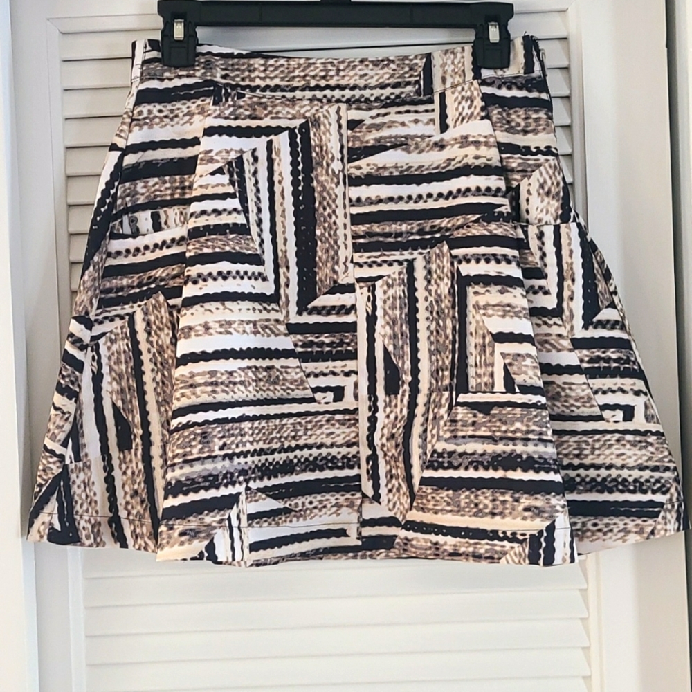 Ana Petite Skirt.  Size PS.  Black,  Beige & White